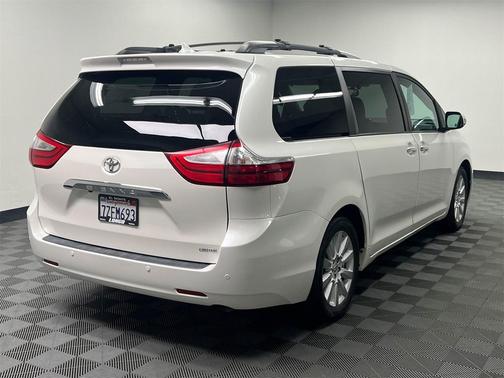 2017 Toyota Sienna Limited Premium