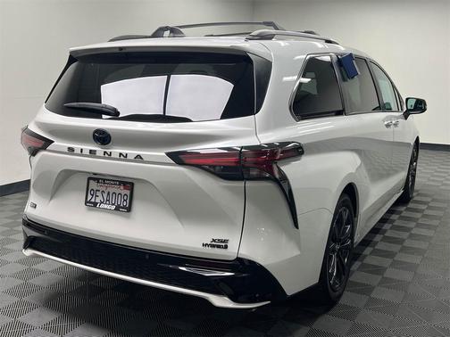 2023 Toyota Sienna XSE 7 Passenger