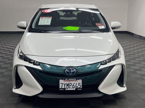 Blizzard Pearl 2017 Toyota Prius Prime Plus