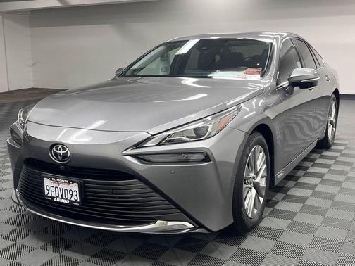 Heavy Metal 2023 Toyota Mirai Base