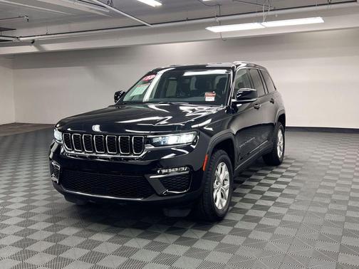 Diamond Black Crystal Pearlcoat 2023 Jeep Grand Cherokee Limited
