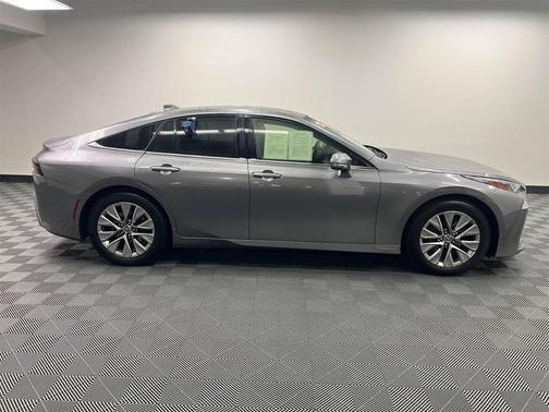 2022 Toyota Mirai Base