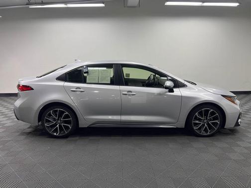 Classic Silver Metallic 2020 Toyota Corolla SE