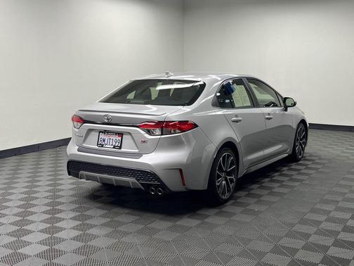 Classic Silver Metallic 2020 Toyota Corolla SE