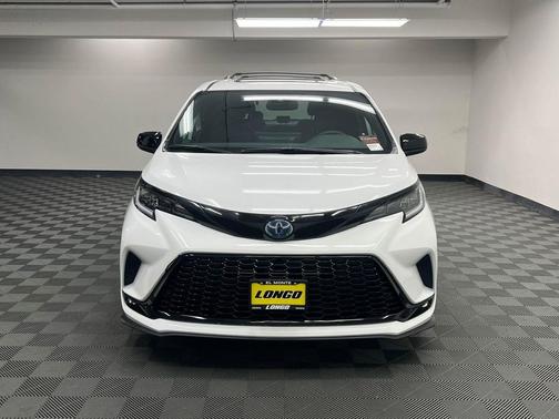 2025 Toyota Sienna XSE 7 Passenger