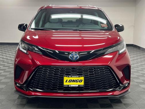 2025 Toyota Sienna XSE 7 Passenger