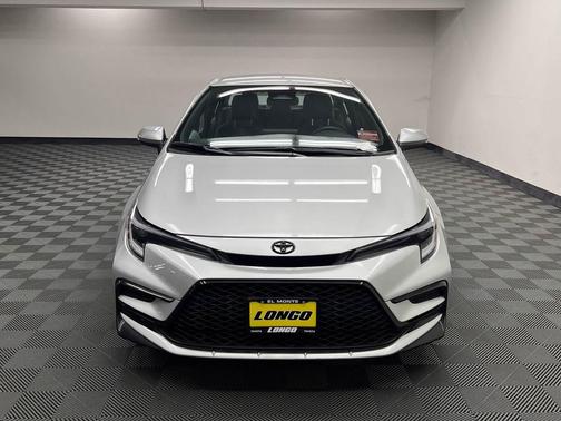 Classic Silver Metallic 2025 Toyota Corolla SE