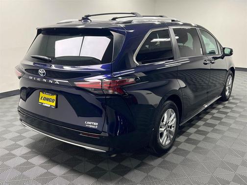 2023 Toyota Sienna Limited