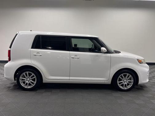 Super White 2013 Scion xB 10 Series