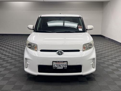 Super White 2013 Scion xB 10 Series