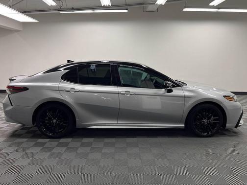 Celestial Silver Metallic/Midnight Black Metallic 2024 Toyota Camry XSE