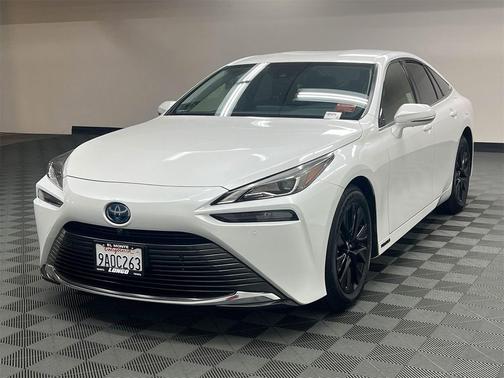 2022 Toyota Mirai Base