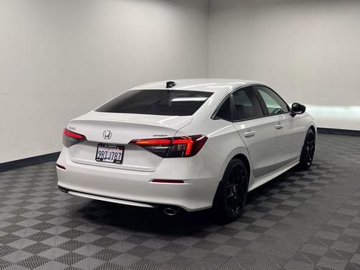 Platinum White Pearl 2025 Honda Civic Sport