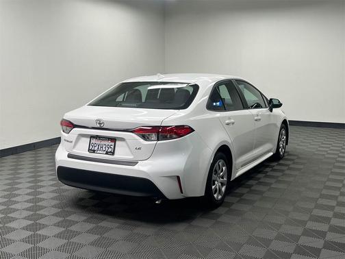 Ice Cap 2024 Toyota Corolla LE