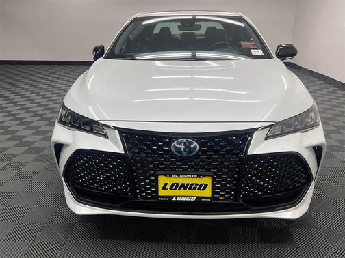 2022 Toyota Avalon Hybrid XSE