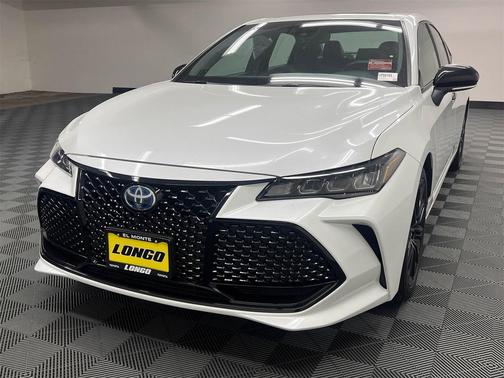 2022 Toyota Avalon Hybrid XSE