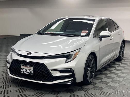 Classic Silver Metallic 2023 Toyota Corolla SE