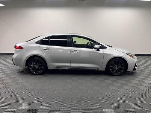 Classic Silver Metallic 2023 Toyota Corolla SE
