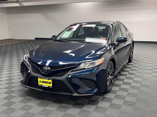 Galactic Aqua Mica 2020 Toyota Camry SE