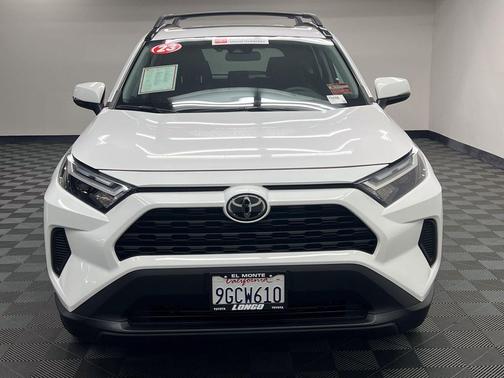 Ice Cap 2023 Toyota RAV4 XLE