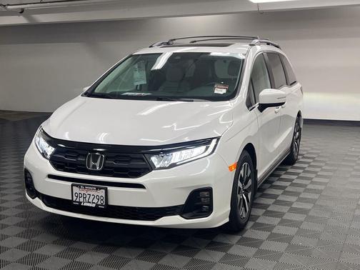 Platinum White 2025 Honda Odyssey EX-L