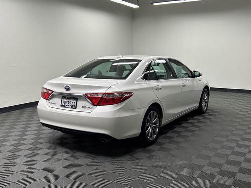 2017 Toyota Camry Hybrid XLE