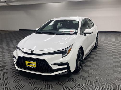 Ice Cap 2025 Toyota Corolla SE