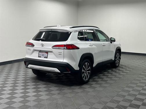 2023 Toyota Corolla Cross XLE