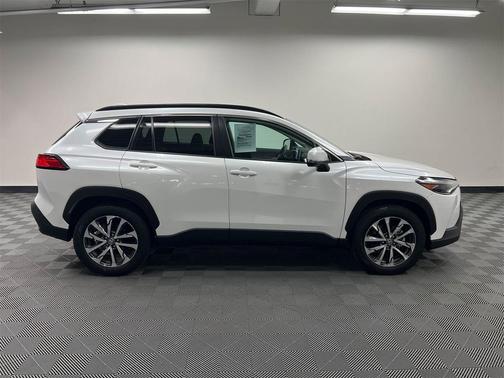 2023 Toyota Corolla Cross XLE