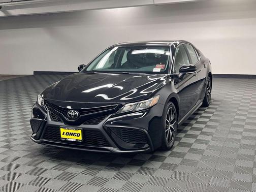 Midnight Black Metallic 2024 Toyota Camry SE