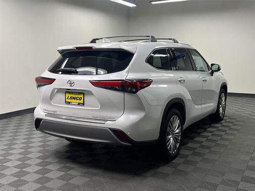 2023 Toyota Highlander Platinum