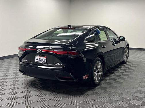 2023 Toyota Mirai Base