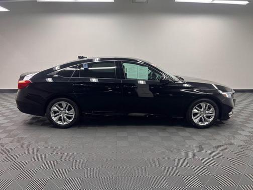 Crystal Black Pearl 2019 Honda Accord LX