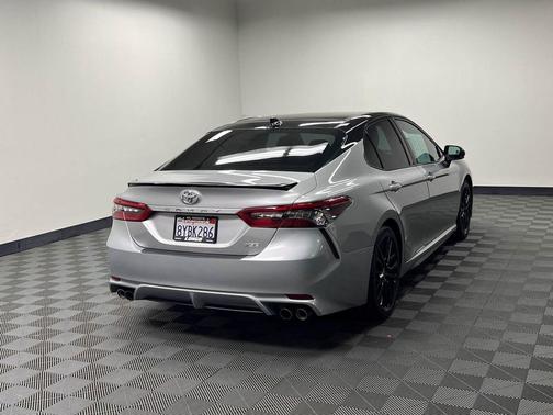 Celestial Silver/Midnight Black Metallic 2021 Toyota Camry XSE