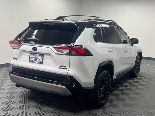 2023 Toyota RAV4 Hybrid SE