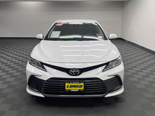 White 2022 Toyota Camry LE
