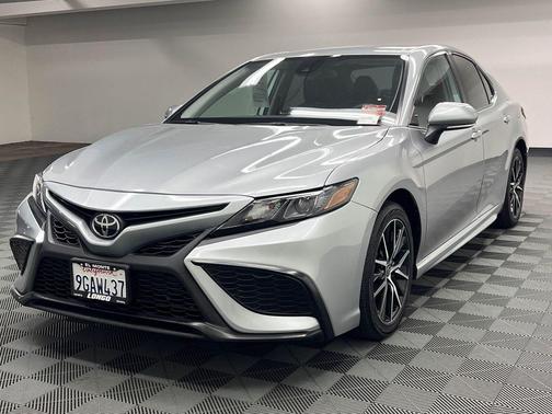 Celestial Silver Metallic 2023 Toyota Camry SE