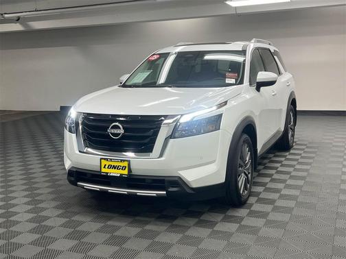 2025 Nissan Pathfinder SL FWD