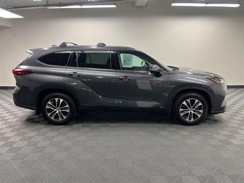 2020 Toyota Highlander Hybrid XLE