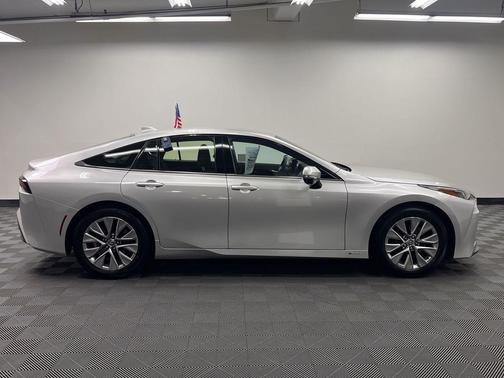 Elemental Silver Metallic 2024 Toyota Mirai Base
