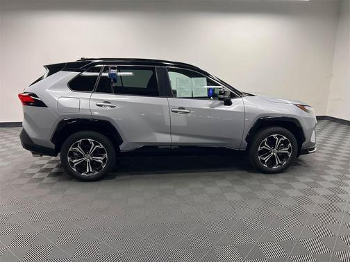 2025 Toyota RAV4 Hybrid SE