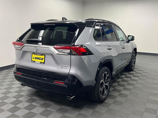 2025 Toyota RAV4 Hybrid SE