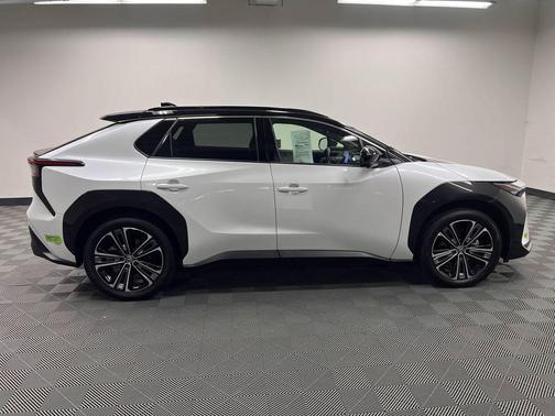 Wind Chill Pearl w/Black Roof 2023 Toyota bZ4X Limited
