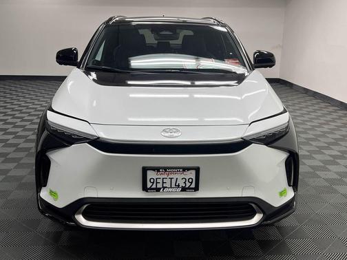Wind Chill Pearl w/Black Roof 2023 Toyota bZ4X Limited