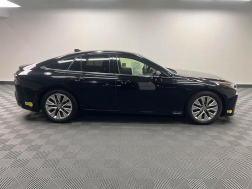 2022 Toyota Mirai Base