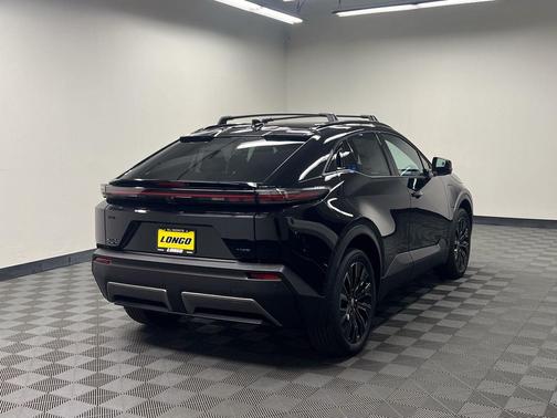 Midnight Black Metallic 2026 Toyota C-HR XSE