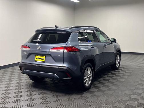 Celestite 2025 Toyota Corolla Cross LE
