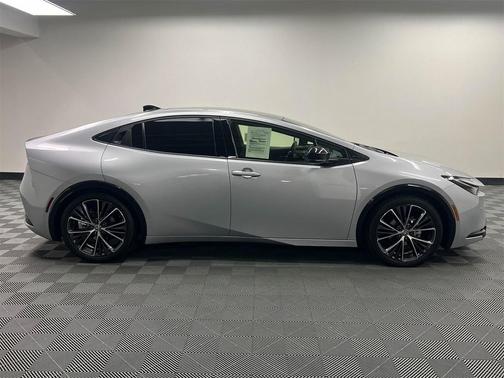 2025 Toyota Prius XLE