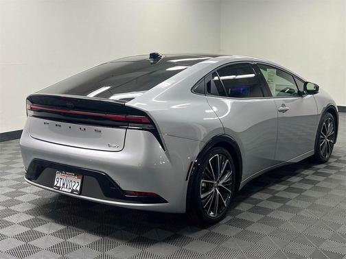 2025 Toyota Prius XLE