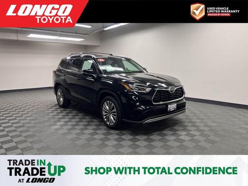 Midnight Black Metallic 2023 Toyota Highlander Platinum